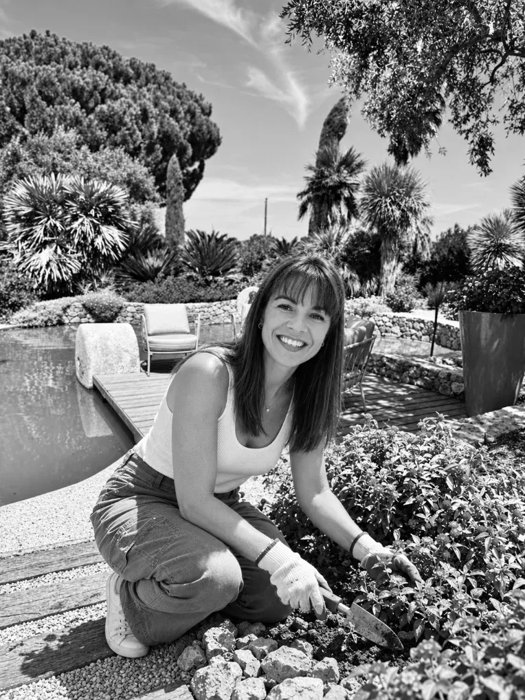 Laurie Guitard, gérante d'Éco Jardins Services